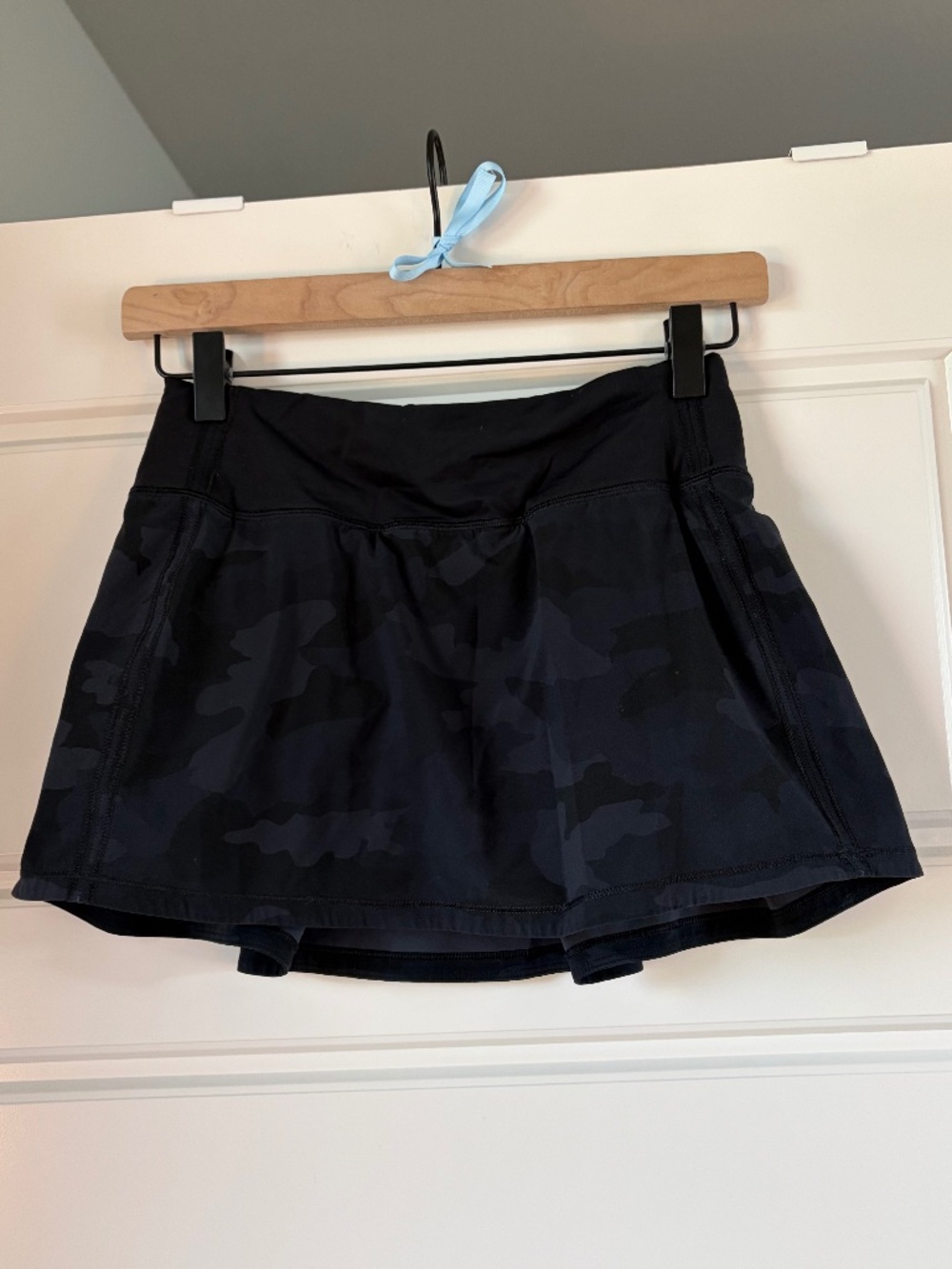 Lululemon Pace Rival Mid Rise Skirt - Size 2 - Black Camo